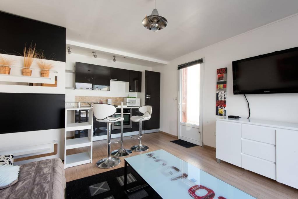 Maison *** Avec Cour 3Km Plage Et La Rochelle Saint-Vivien  外观 照片