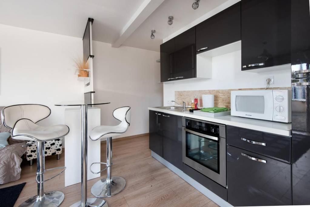 Maison *** Avec Cour 3Km Plage Et La Rochelle Saint-Vivien  外观 照片